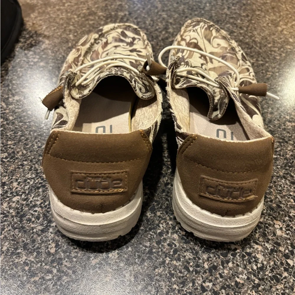 Womens embossed Hey Dudes - Picture 4 of 5